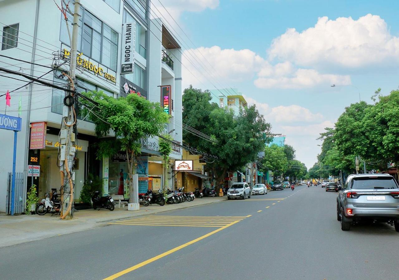 Khach San Pho Ngoc Hotell Nha Trang Exteriör bild